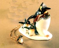 Kingspoint "Where's Papa Penguins" Trinket Box & Necklace