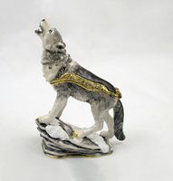 Kingspoint "Moonlighting Wolf" Trinket Box and Necklace